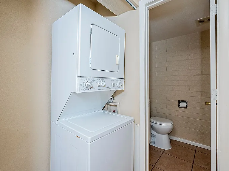 2 bedroom 1.5 bathroom in the heart of Phoenix — Photo 17