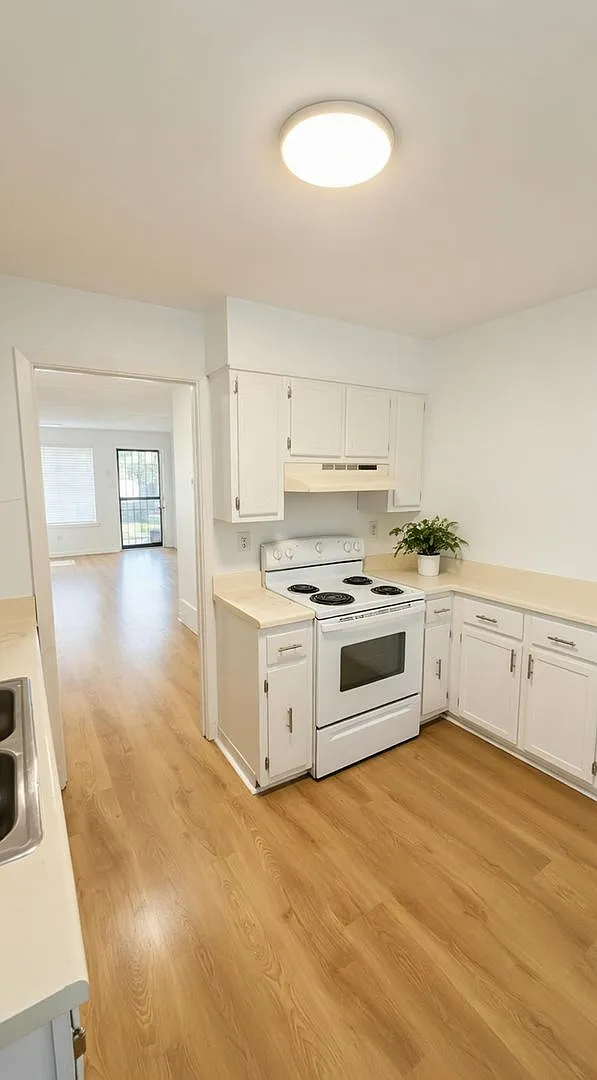 Spacious 2 Bedroom Apartments in Raleigh Raleigh Pines — Photo 1