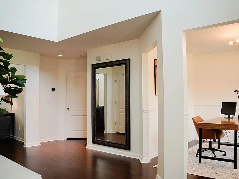 803 Broderick Cir — Photo 31