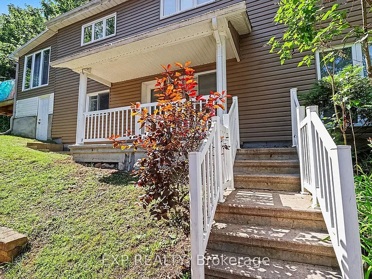 2055 Victoria St #B — Photo 1