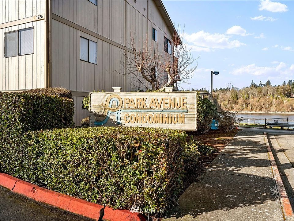 1735 Park Avenue ; No. B-201  Bremerton, WA   98337