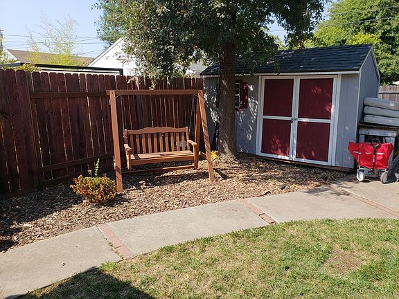4th image of 3960 E Pacific Ave