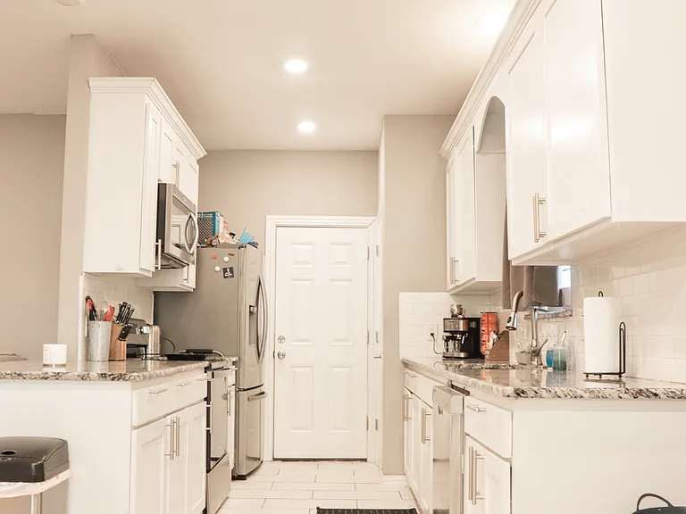 1511 Illinois Ave — Photo 4