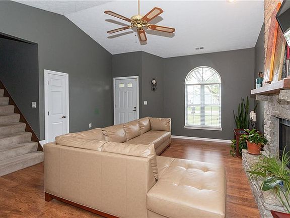 4th image of 4840 Brookfield Dr