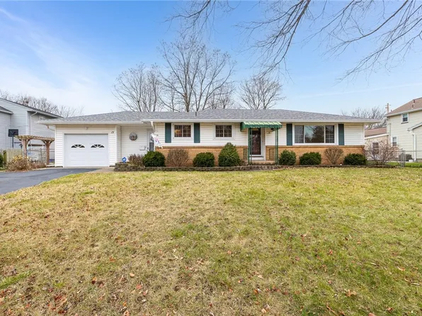 15 Karlan Dr, Rochester, NY 14617