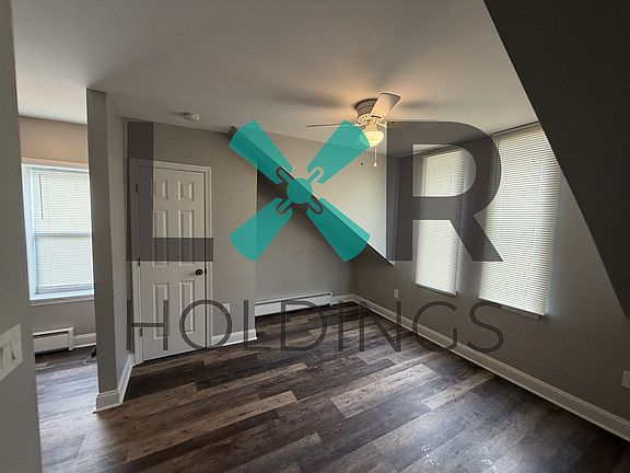 3rd image of 17 E Elm St APT 3