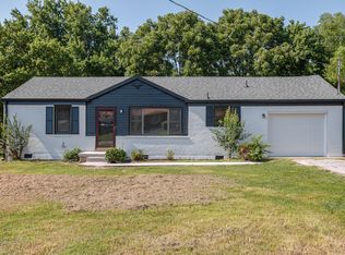 104 Sycamore St, Columbia, TN 38401