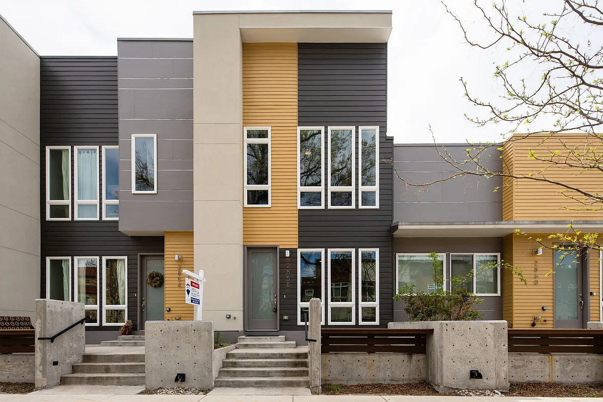 Building Photo - 2858 W Parkside Pl