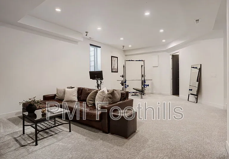 2740 Hazel Ct — Photo 24