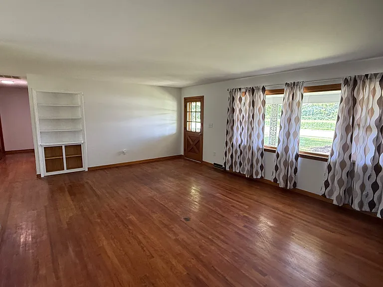 2090 Grange Hall Rd — Photo 17