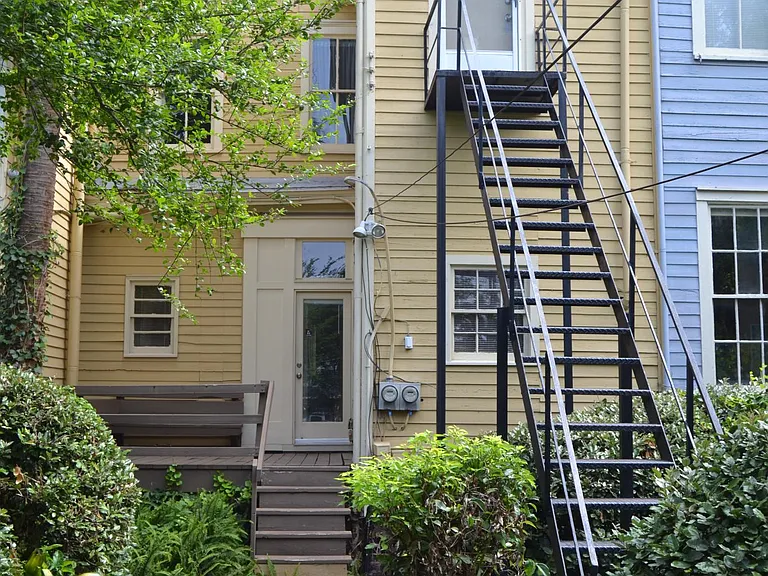 411 E Huntingdon St — Photo 15