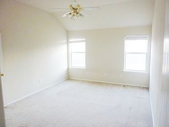 5th image of 640 Dover Heights Trl
