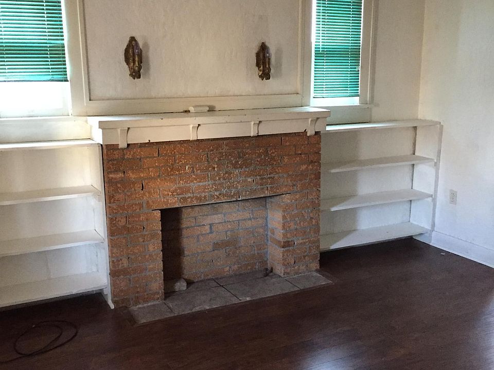 2nd image of 710 W 7th St
