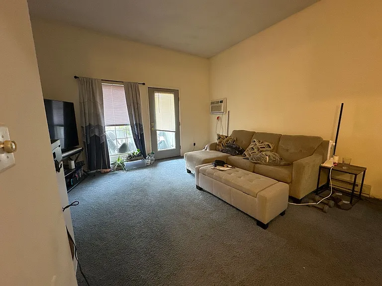 University Park Apartments near Cornell University — Photo 72