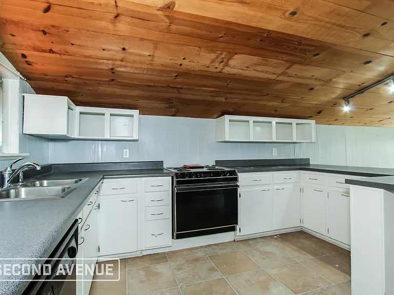140 Curren St SE — Photo 8