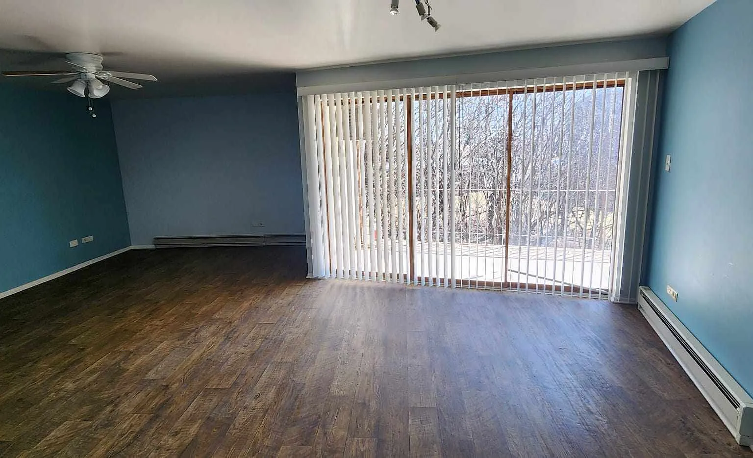 2 bed, 842 sqft, $1,500 — Photo 1