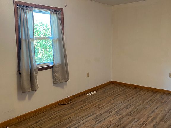 4th image of 3000 Christy Lynn Dr APT 28