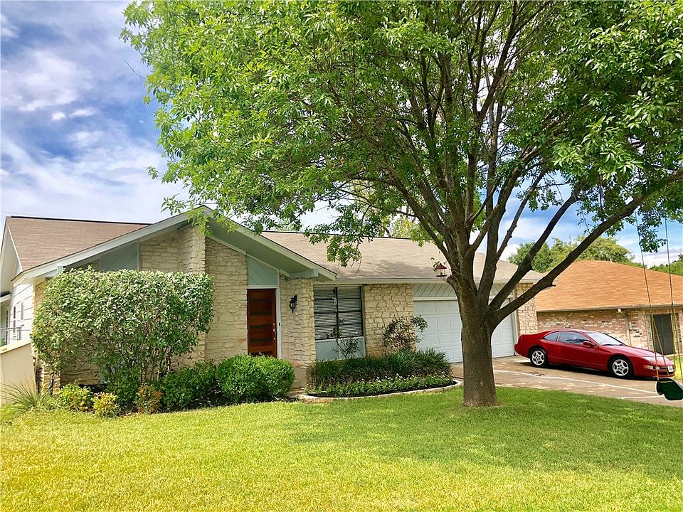 1st image of 800 Cambridge Dr