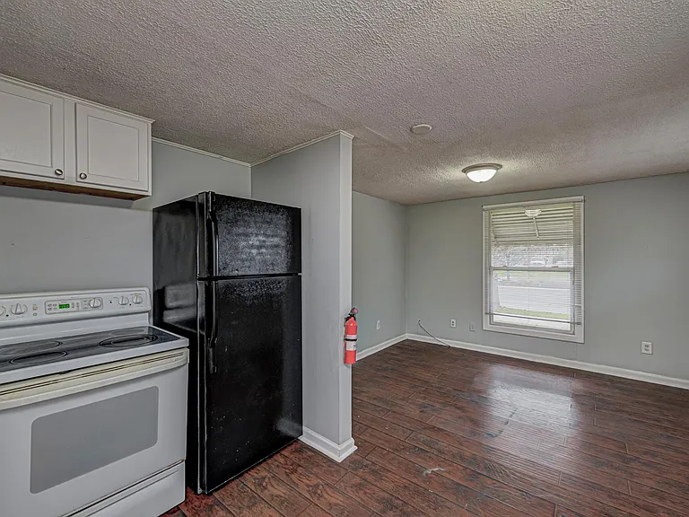 3232 S Emerson Ave #4 — Photo 10