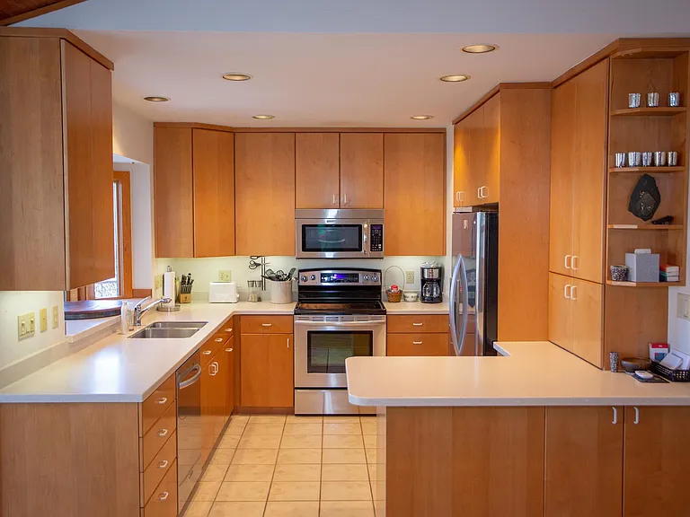 144 Meadow Rd — Photo 8