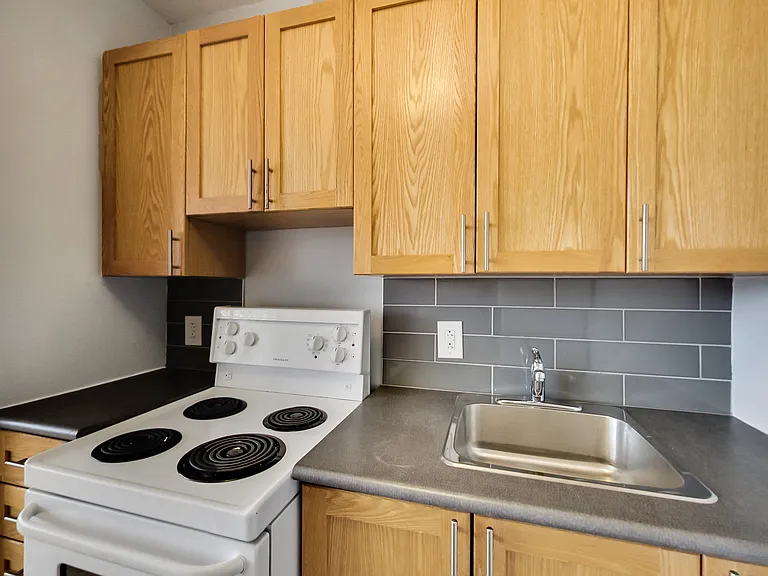630 Roselawn Ave — Photo 22