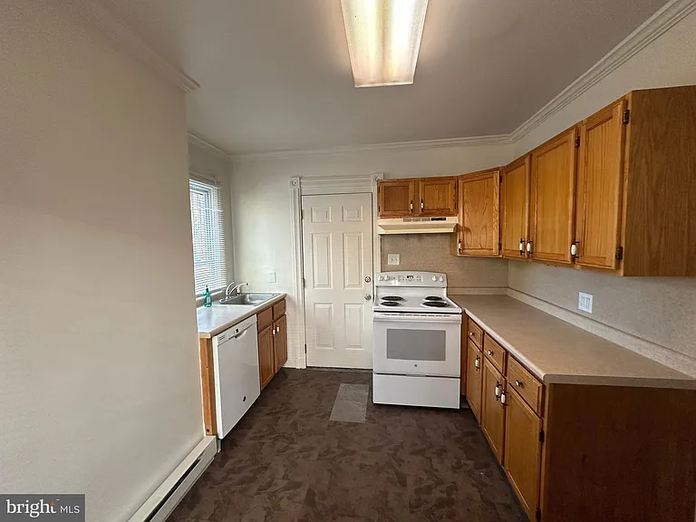 38 Wayside Ave #2 — Photo 33