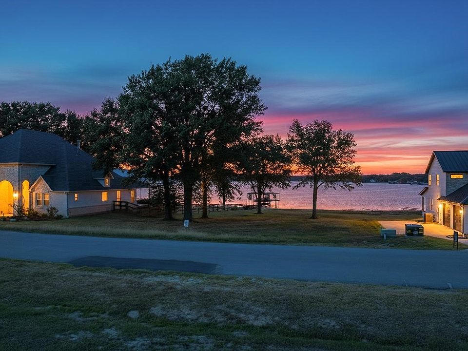 1st image of 32 Shoreline Dr