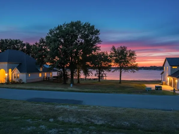 32 Shoreline Dr, Kemp, TX 75143