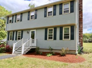 127 Massapoag Rd, Tyngsboro, MA 01879