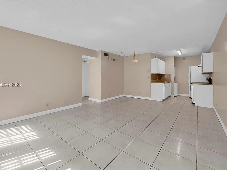 9964 Twin Lakes Dr #35-B — Photo 10