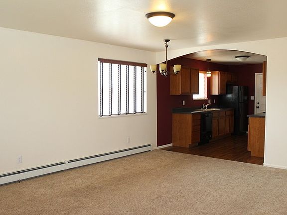 4th image of 635 Vela St