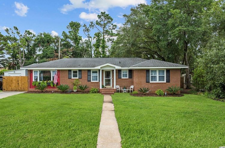 1st image of 7704 Woodland Dr