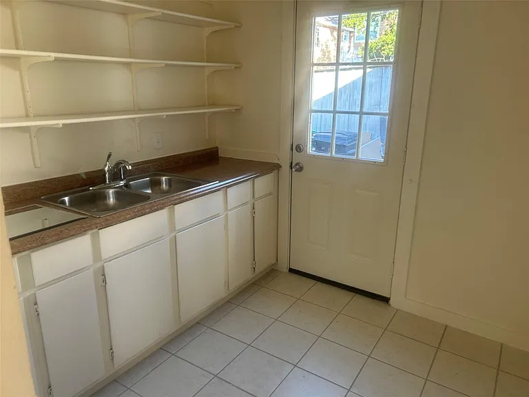 602 Cordell St — Photo 9