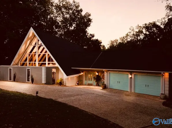 102 Fern Cv, Florence, AL 35634