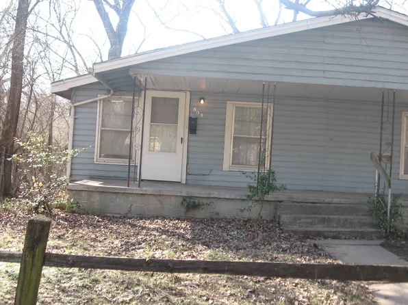 803 SE Overton St, Topeka, KS 66607