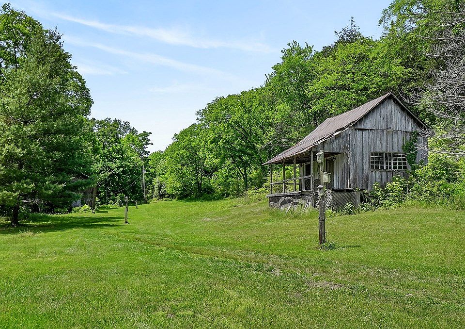 22nd image of 181 Tinsley Ln