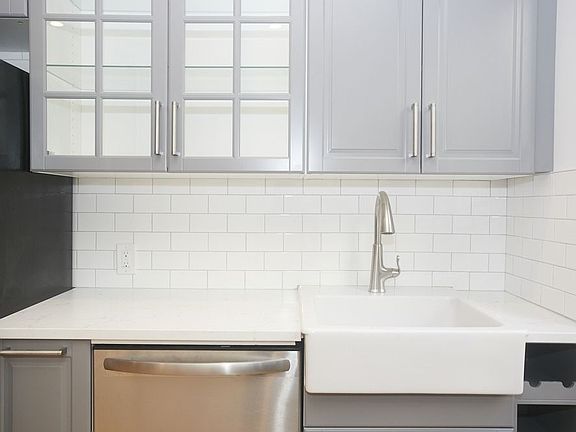 5th image of 2168 35th St APT 4B