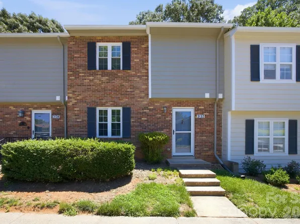 3132 Heathstead Pl, Charlotte, NC 28210