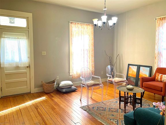 4th image of 1014 Tilden St