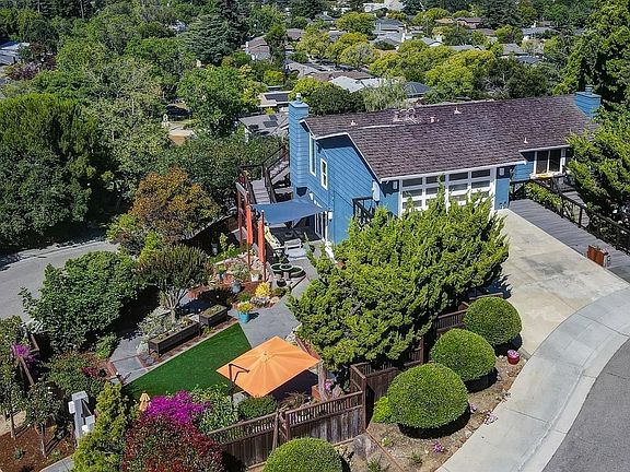 2nd image of 6 Goodwin Ct