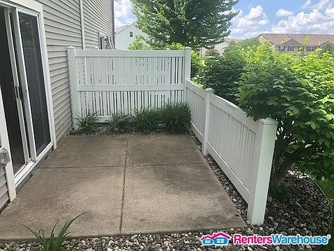 4th image of 3221 Oak View Dr
