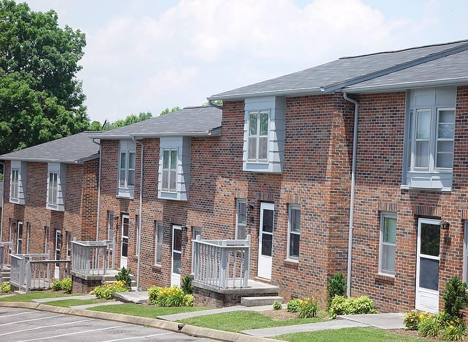 1st image of 1500 Seminole Dr APT 001