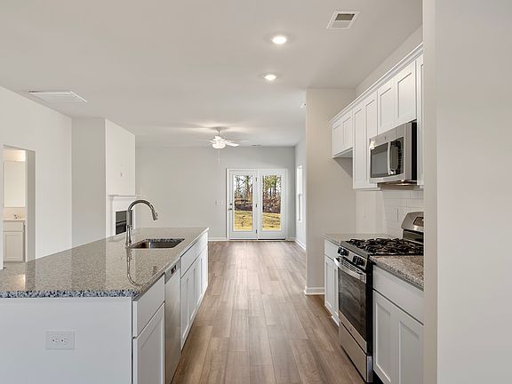 5th image of 2121 Mayberry Dr