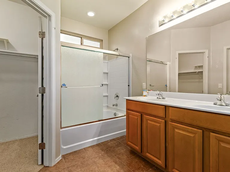 7419 W Glass Ln — Photo 17