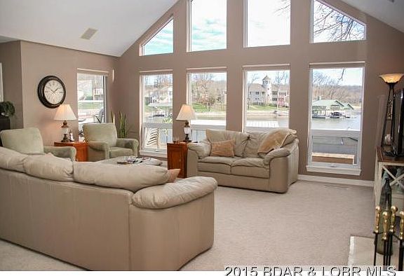 5th image of 161 Thornwood Cir