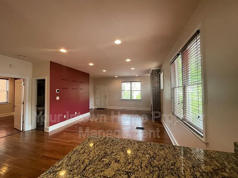 639 Somerset Ter NE — Photo 13