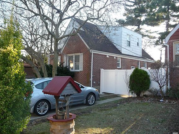 2nd image of 32-44 208th St