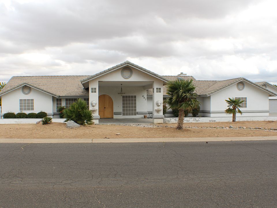 1st image of 697 Shadow Mountain Dr