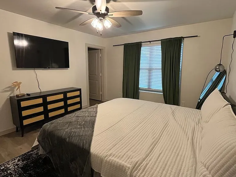 7701 Date Ave — Photo 15
