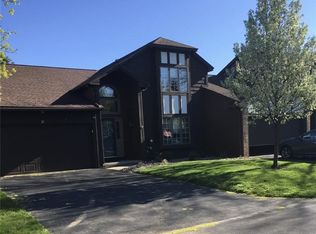 32 Cambridge Ct, Fairport, NY 14450